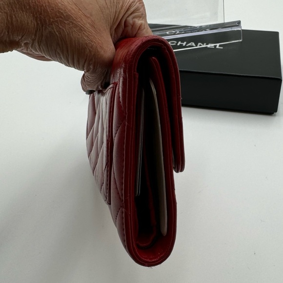 Chanel - Authentic - Lambskin Wallet - Red - Gorgeous with COA and Box - Picture 4 of 16